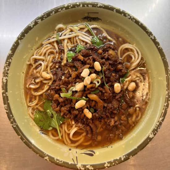 清汤家常面 Sichuan style noodles in plain soup